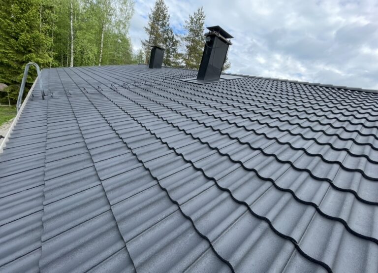 Pinnoitettu tiilikatto